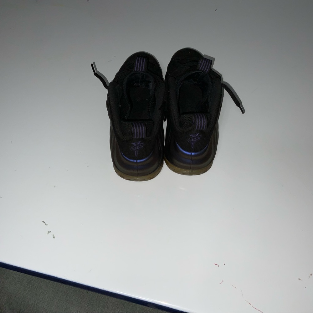 Nike Black and Purple Athletic Shoes - Picture 2 of 5